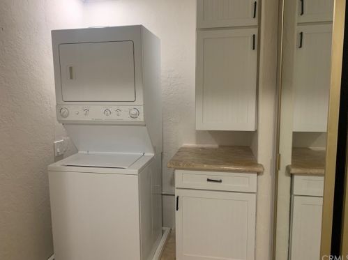 20701 Beach Blvd, Huntington Beach CA  92648-4908 exterior