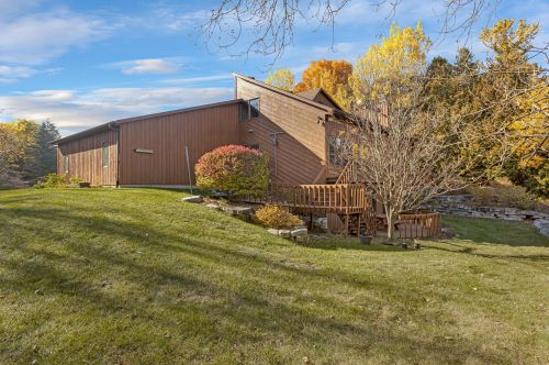 1433 Whitewater Dr, Manitowoc WI  54220-9433 exterior