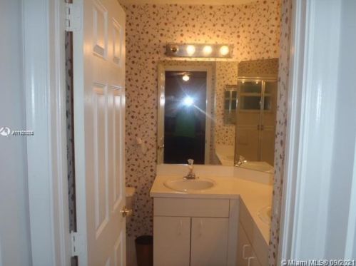 2124 171st Ter, Hollywood FL  33028-2054 exterior