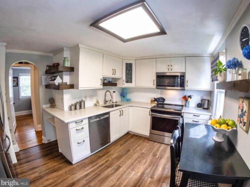 419 Hillcrest Ave, Yardley, PA 19067-2208