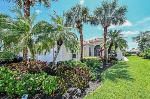 3842 Huelva Ct, Naples, FL 34109-0327