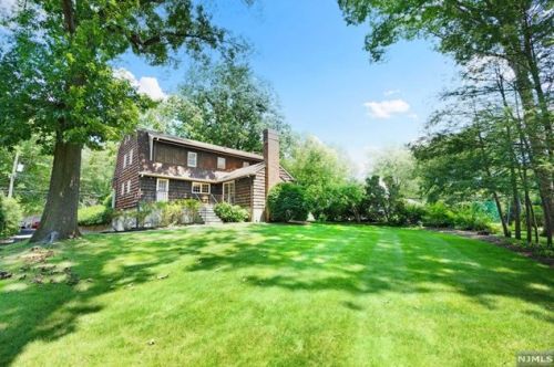 824 Norgate Dr, Ridgewood NJ 07450-2118 exterior