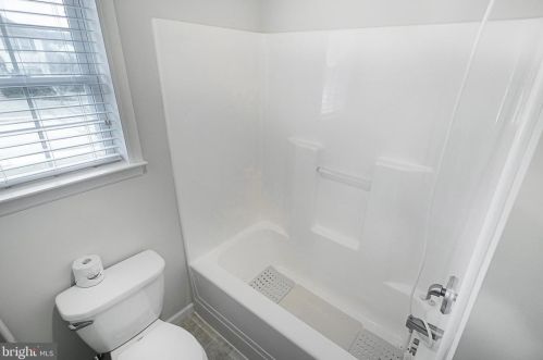 30 Centre Ct, Red Lion PA  17356-8949 exterior