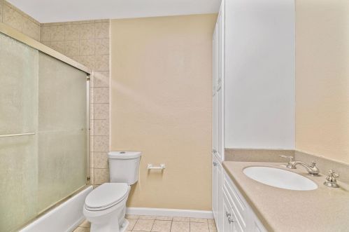 226 Oregon St, Ripon CA  95366-2145 exterior