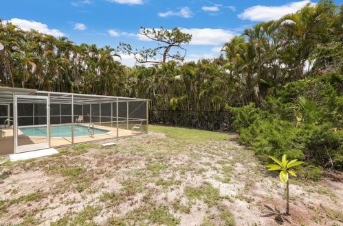 4688 Pembrooke Ln, Bonita Springs FL  exterior