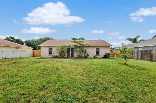 8126 Westmont Ave, Lakeland, FL 33810-2062