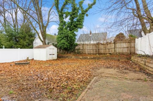 8 Frederick St, East Brunswick NJ  08816-3826 exterior