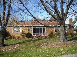 113 Howell St, Elizabeth, PA 15037-2513