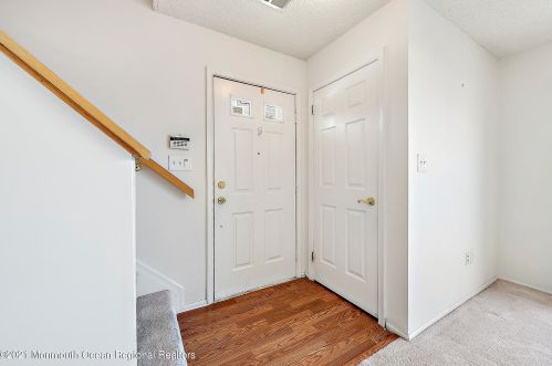 44 Richmond Ct, Tinton Falls, NJ 07712-7735