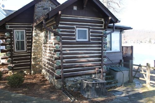 40 Birch Pkwy, Sparta, NJ 07871-1205