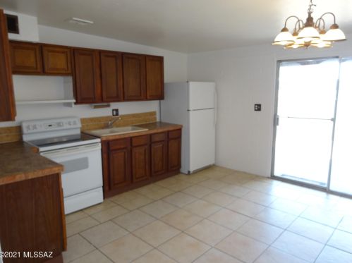 3924 Pomona Rd, Tucson, AZ 85705-2468