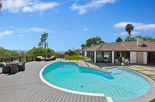 8 Celine Dr, Santa Barbara CA  93105-1911 exterior