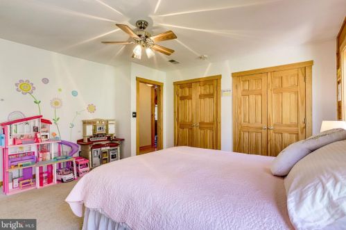 3714 Mountain Rd, Haymarket VA  20169-1739 exterior