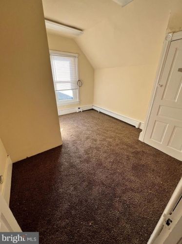 215 Central Ave, Cheltenham PA  19012-2219 exterior