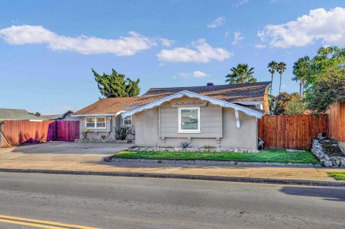 4471 Appleton St, San Diego CA 92117-1909 exterior