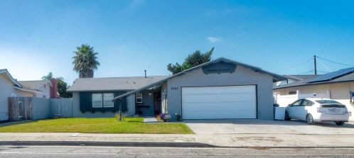 5052 Genesee Ave, San Diego, CA 92117-1257