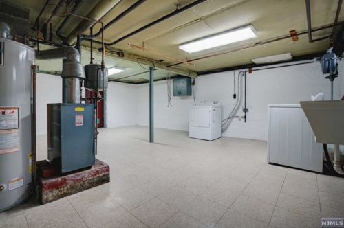 479 Berkshire Rd, Ridgewood NJ  07450-5533 exterior