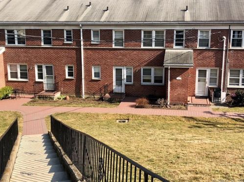 260 Glenbrook Rd, Stamford, CT 06906-2529
