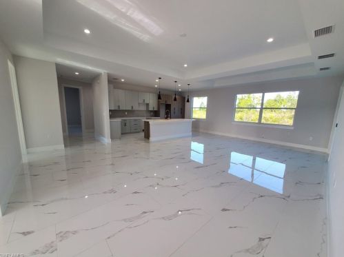 3693 64th Ave, Naples, FL 34120-2618
