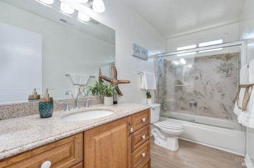 681 Seville Ln, Vacaville CA  95688-2044 exterior