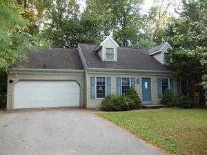 376 Holly Ln, Lancaster, PA 17602-3823