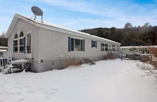 2 Elcona Dr, Keene NH  03431-5706 exterior