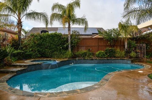 1265 Larkspur Ln, Beaumont CA  92223-2091 exterior