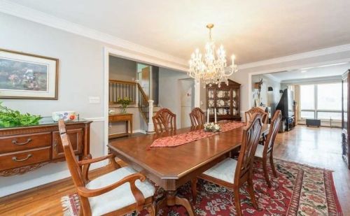 1049 Melissa Ln, North Bellmore NY  11710-1741 exterior