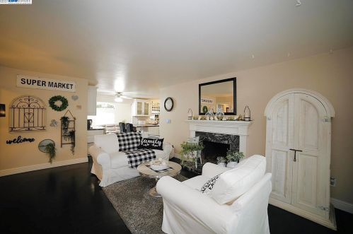 16053 Via Cordoba, San Lorenzo, CA 94580-2535