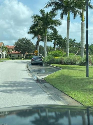 1411 Santiago Cir, Naples, FL 34113-8491