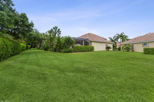 8776 Ventura Way, Naples, FL 34109-4339