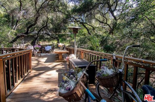 21658 Encina Rd, Topanga CA  90290-3524 exterior