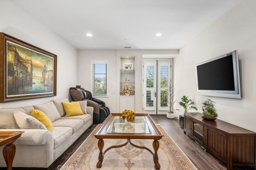 22 Shadybend, Irvine CA  92602-0844 exterior