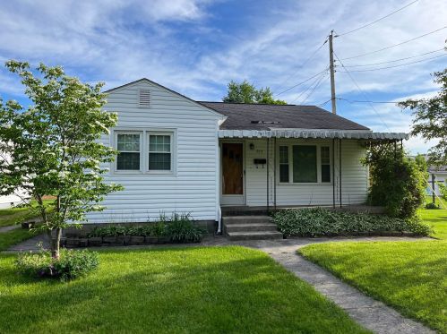 925 Dayton Ave, Washington Ch, OH 43160-1021