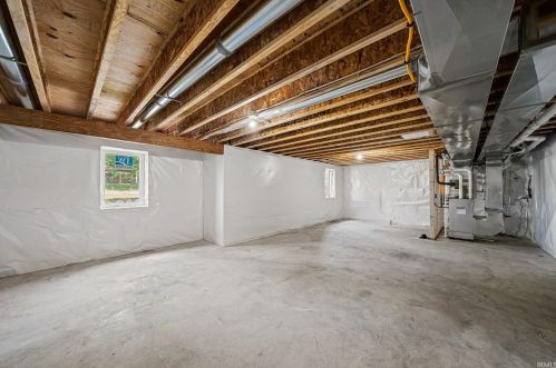 1108 Beacon Dr, Mishawaka IN  46544-6288 exterior