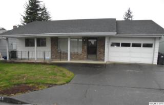 685 Cascade Dr, Woodburn, OR 97071-3041