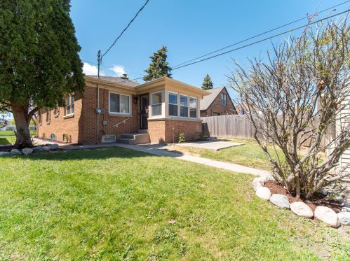 5042 68th St, Milwaukee WI  53220-4514 exterior