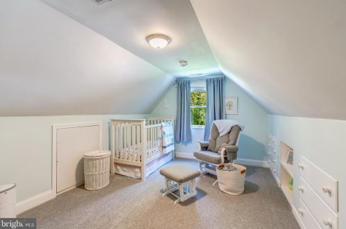 6710 Chestnut Ave, Falls Church VA  22042-2112 exterior