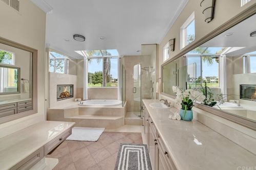 6471 Morningside Dr, Huntington Beach CA  92648-6106 exterior