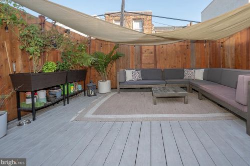 2041 Carpenter St, Philadelphia PA  19146-2616 exterior