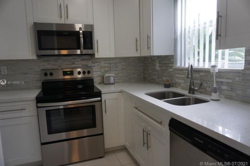 6236 27th St, Hollywood, FL 33023-3918