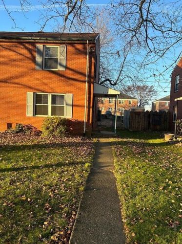 213 Palmer St, Easton PA  18042-7238 exterior