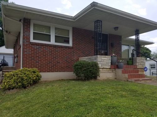 520 Locust Ln, Danville, VA 24540-2932