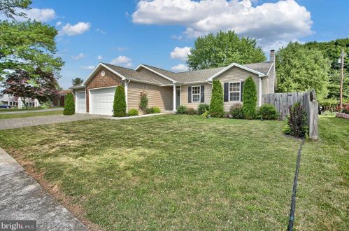 1503 Hemlock Ave, Carlisle, PA 17013-9390
