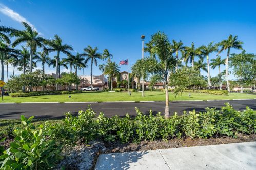 6376 Kings Gate Cir, Delray Beach FL  33484-2429 exterior