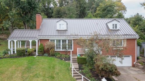 3310 Longbow Dr, Pittsburgh, PA 15235-5135