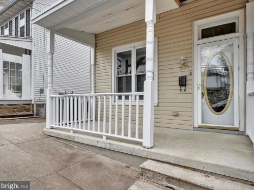 233 Warren St, Molino, PA 17961-1829