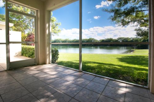 342 Spruce St, Boynton Beach, FL 33426-9358