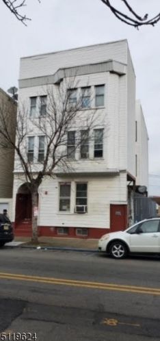 633 Main St, Paterson, NJ 07503-3028