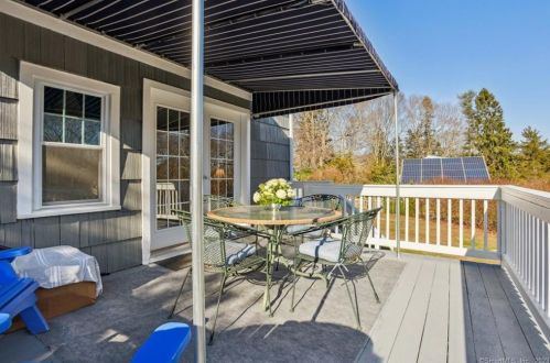 37 Hillside Ave, Groton CT  06340-5525 exterior